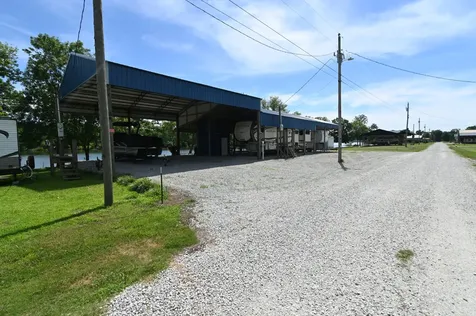 1067 Wc Pickett Clifton TN 38425