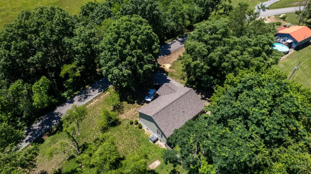 695 Hog Back Ridge Road Bethpage TN 37022