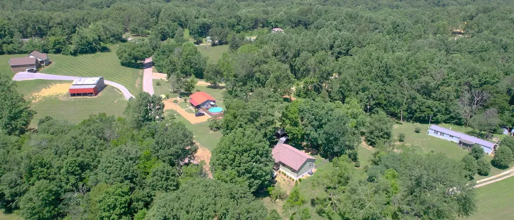 695 Hog Back Ridge Road Bethpage TN 37022