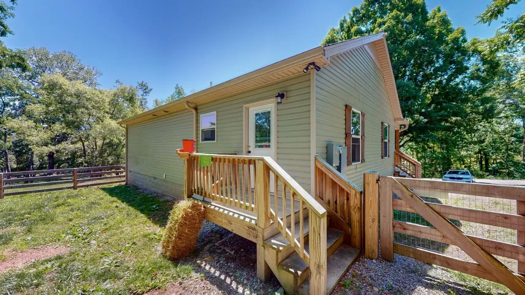 695 Hog Back Ridge Road Bethpage TN 37022