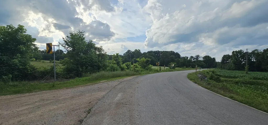 11517 Mt Carmel Road Decaturville TN 38329