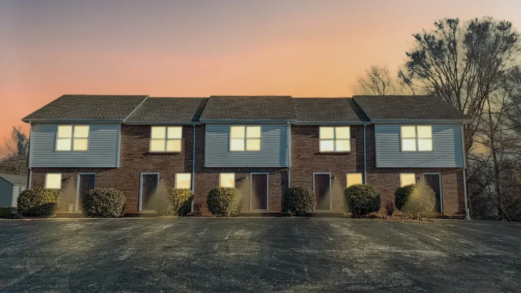 1531 E Knollwood Circle Clarksville TN 37043