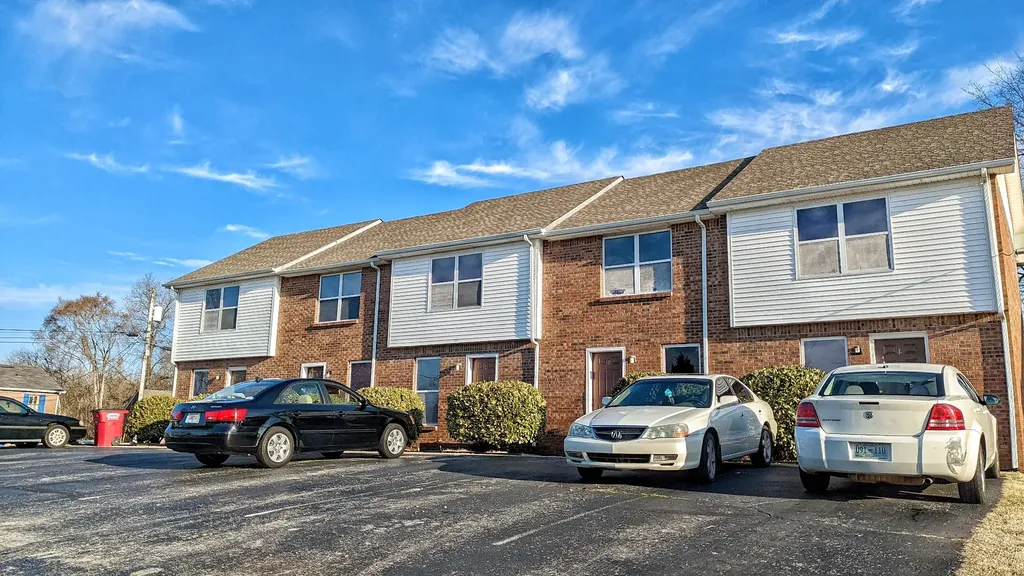 1531 E Knollwood Circle Clarksville TN 37043