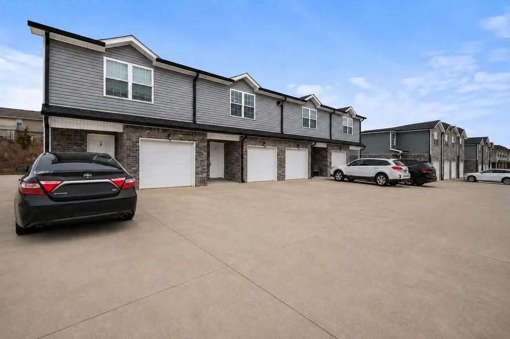 1736 Manning Drive Clarksville TN 37042