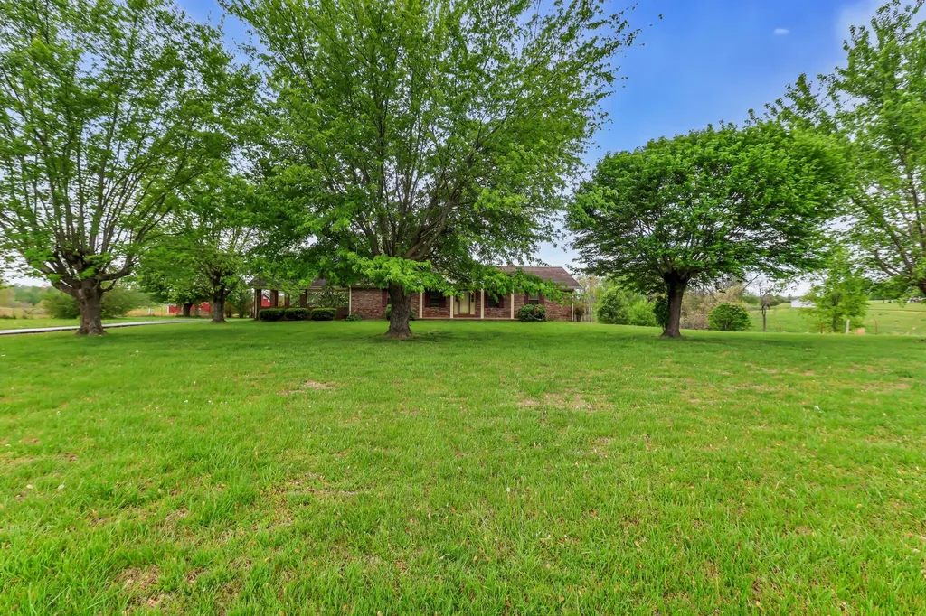 5245 Galen Road Lafayette TN 37083