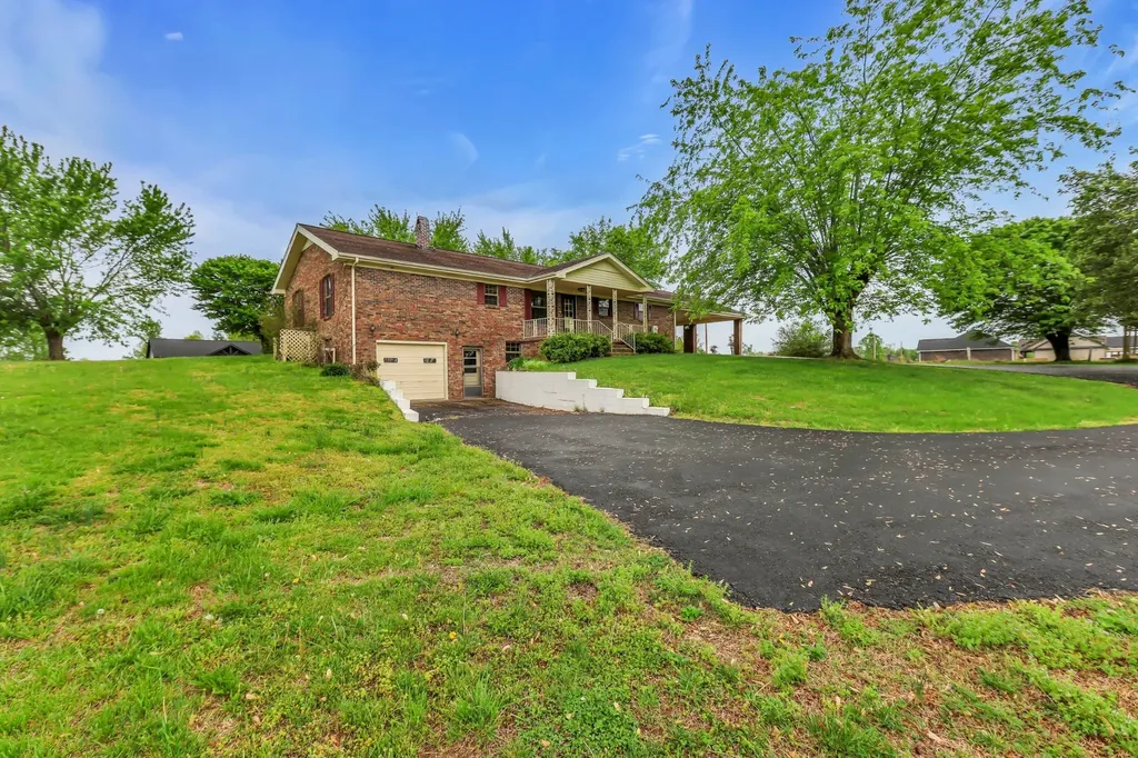 5245 Galen Road Lafayette TN 37083
