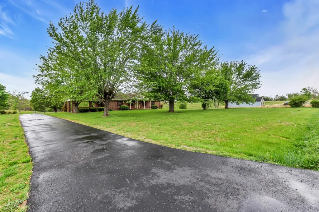 5245 Galen Road Lafayette TN 37083