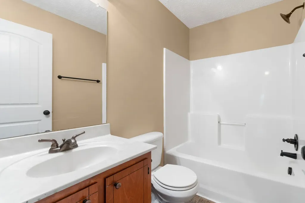 1390 Whitt Lane Clarksville TN 37042