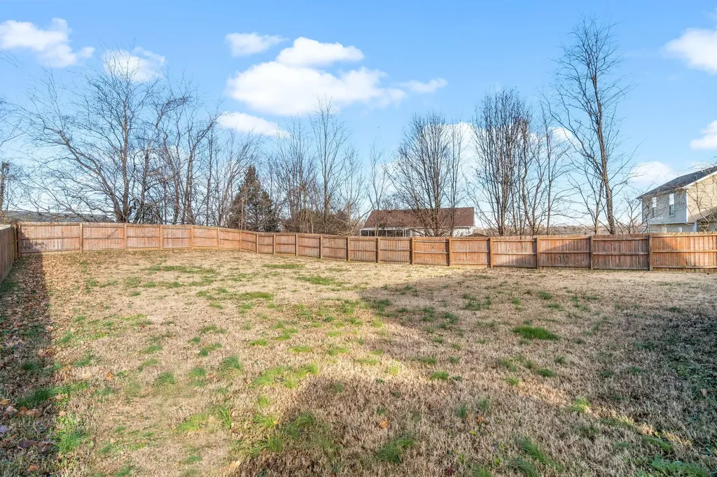 1390 Whitt Lane Clarksville TN 37042