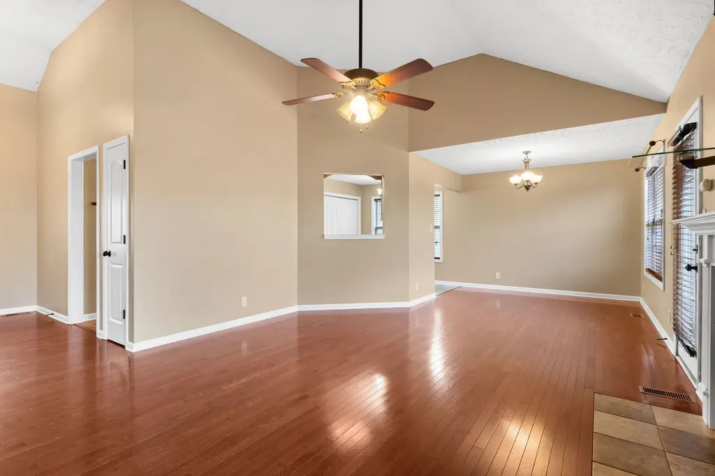1390 Whitt Lane Clarksville TN 37042