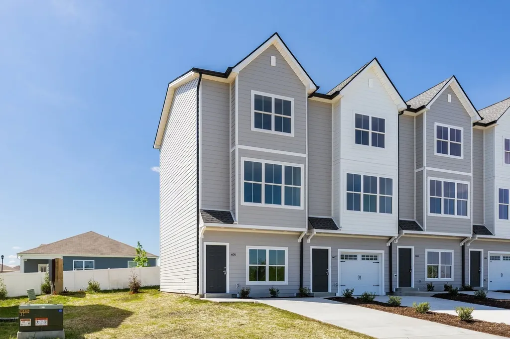 903 Harper Landing Chapel Hill TN 37034