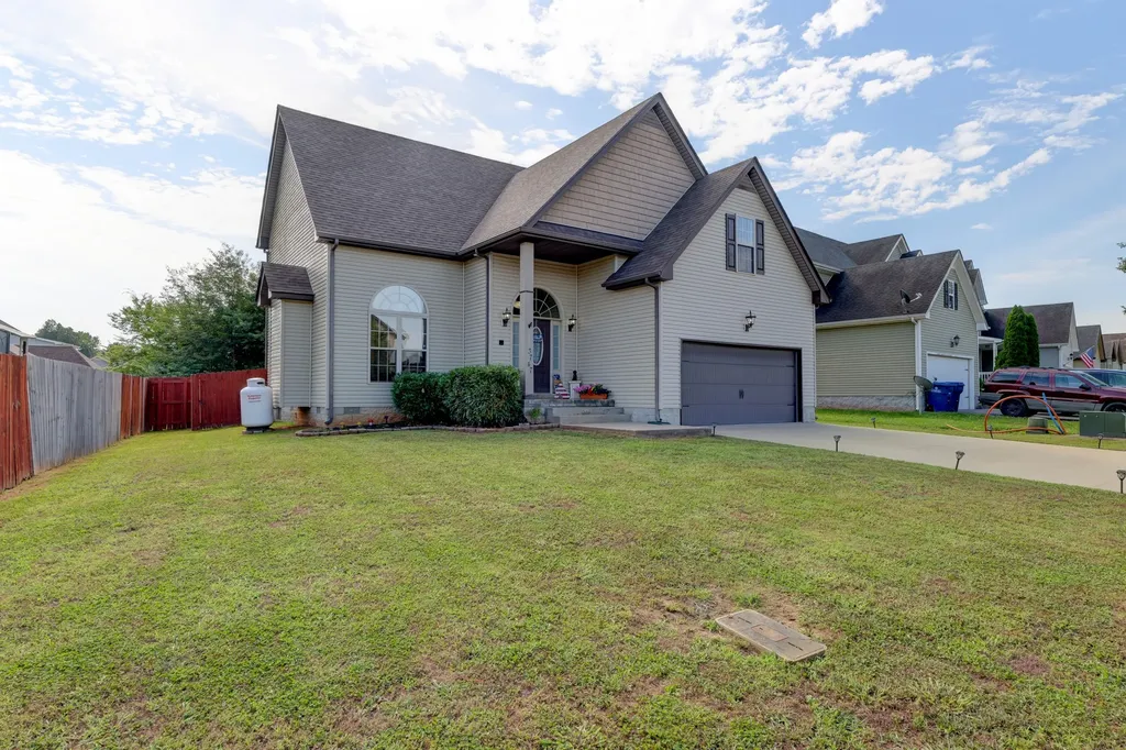 3747 Fox Hole Drive Clarksville TN 37040