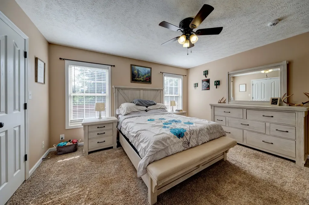 3747 Fox Hole Drive Clarksville TN 37040