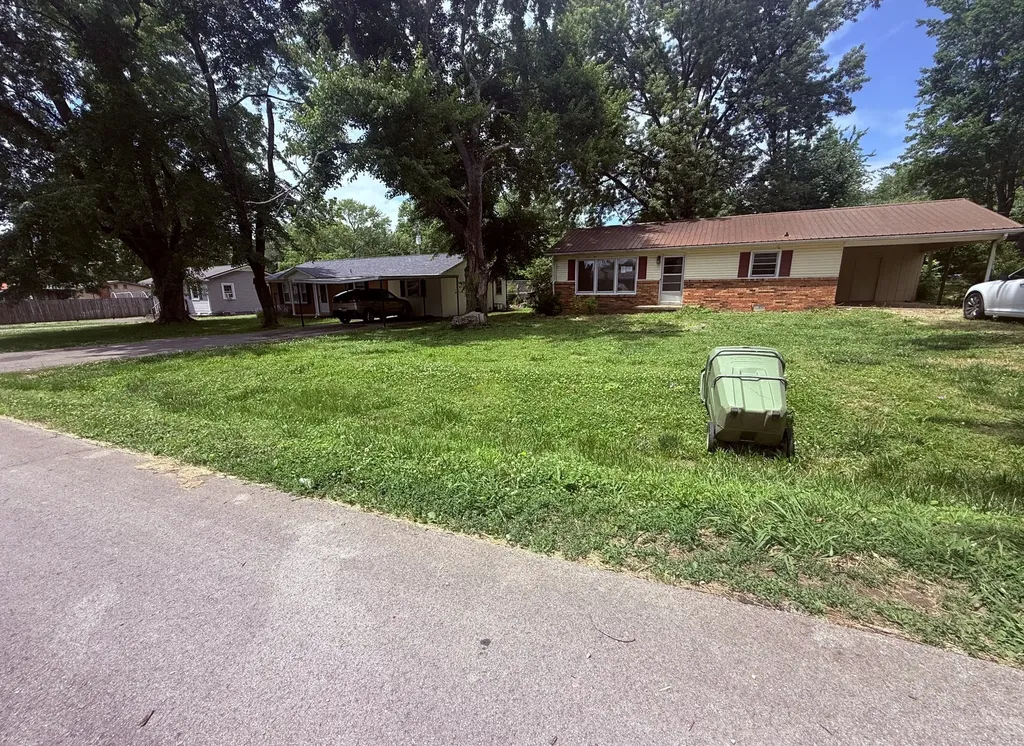 318 Tipton Street Lawrenceburg TN 38464