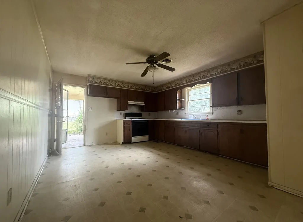 318 Tipton Street Lawrenceburg TN 38464