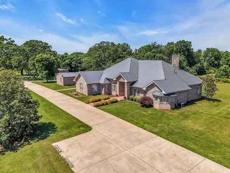 555 Randall Hitchcock Road Rock Island TN 38581