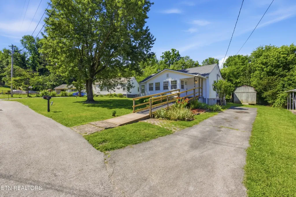 Harriman TN, 212 Sunset Drive