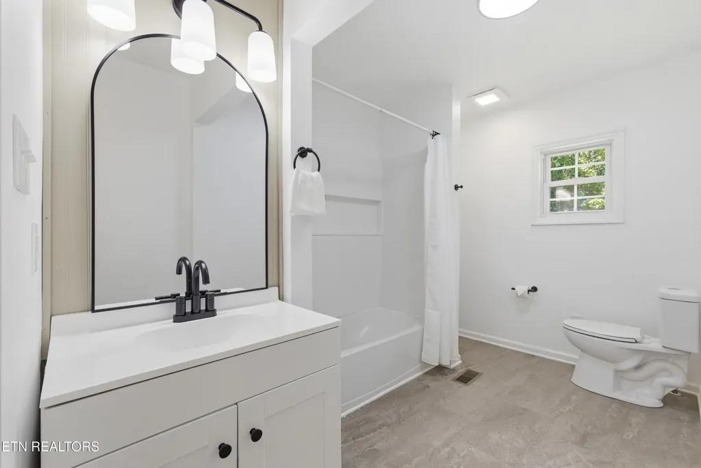 212 Sunset Drive Harriman TN 37748