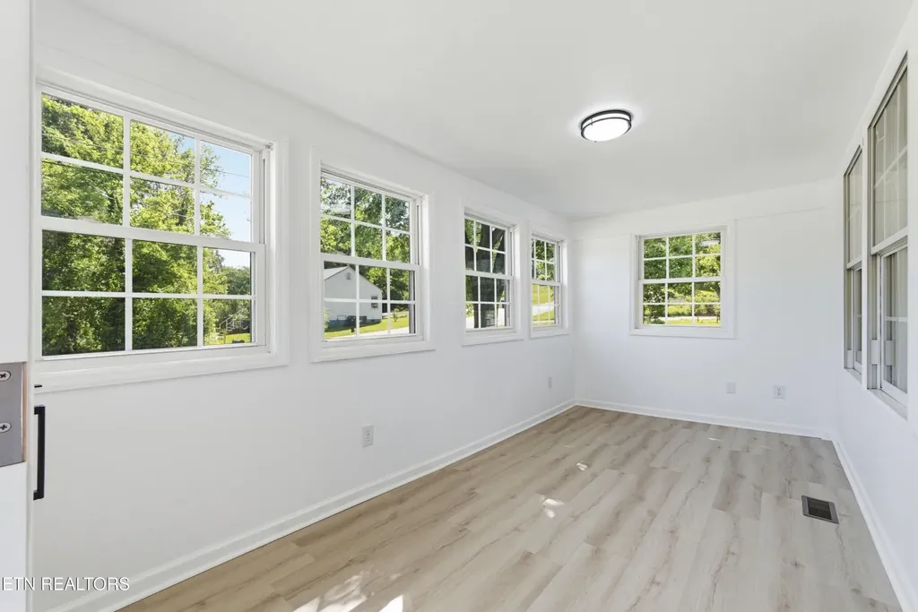 212 Sunset Drive Harriman TN 37748