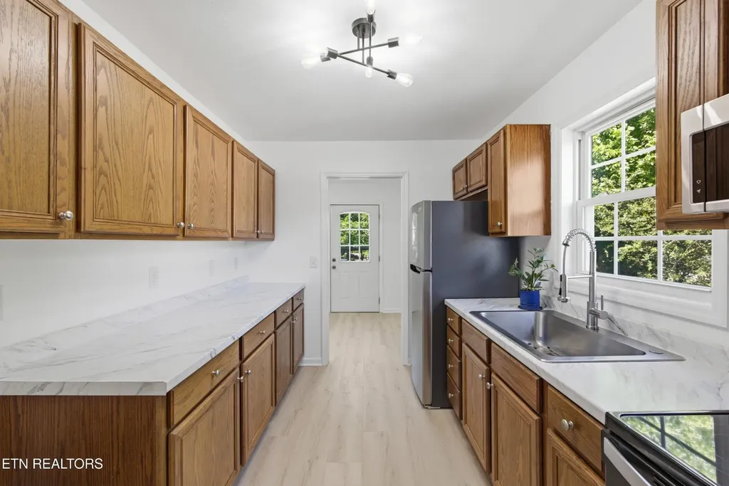 212 Sunset Drive Harriman TN 37748
