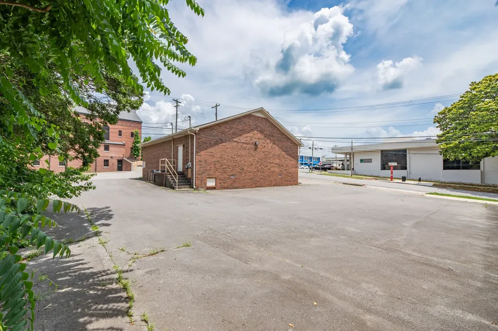 902 S High Street Columbia TN 38401