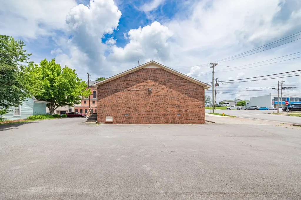 902 S High Street Columbia TN 38401