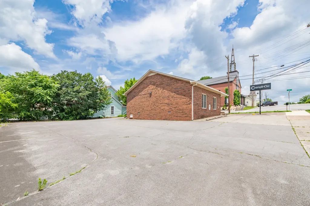 902 S High Street Columbia TN 38401