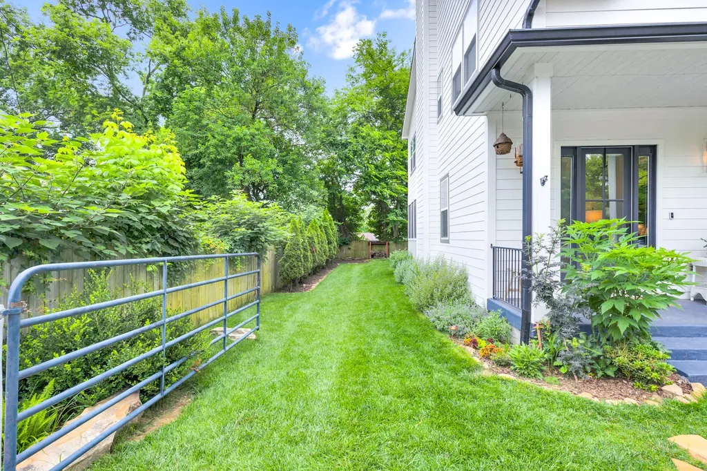 704 W End Circle Franklin TN 37064