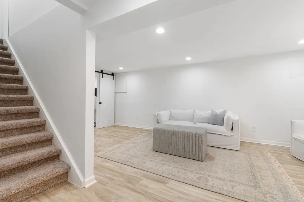 445 Coventry Drive Nashville TN 37211