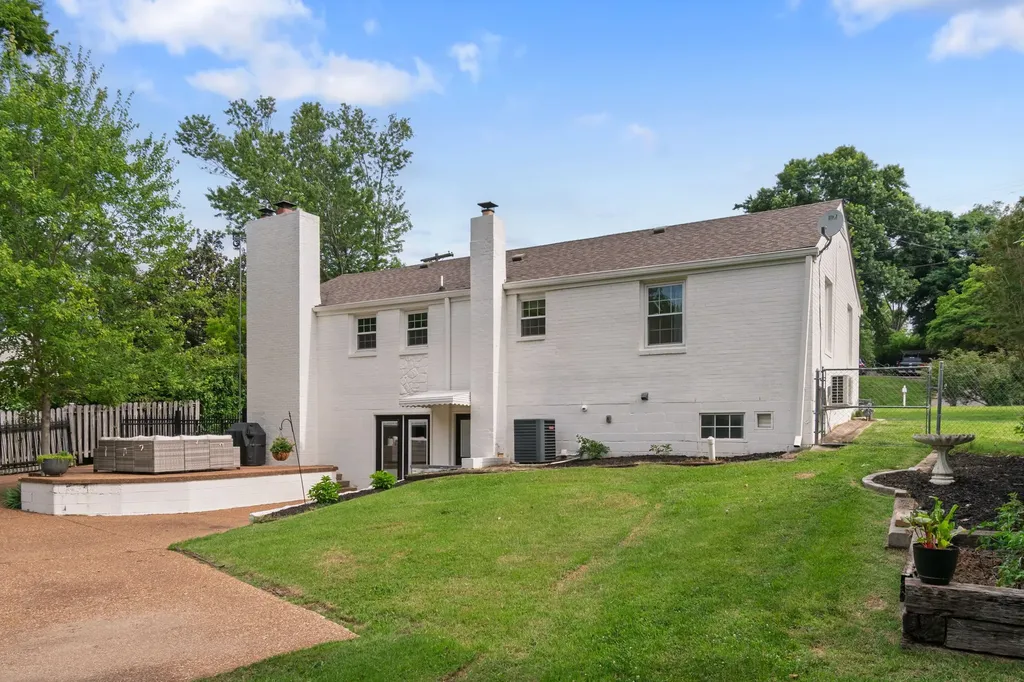 445 Coventry Drive Nashville TN 37211