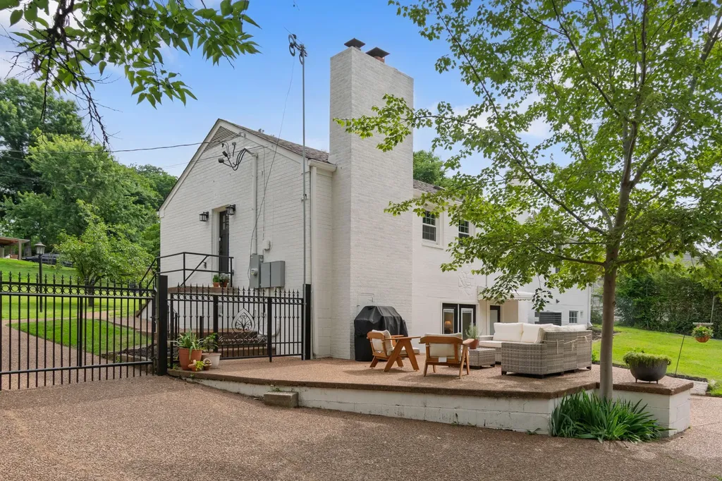 445 Coventry Drive Nashville TN 37211