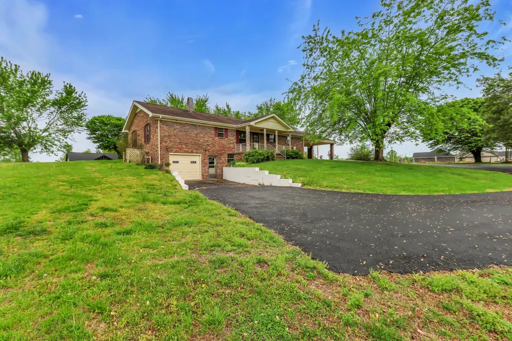 5245 Galen Road Lafayette TN 37083