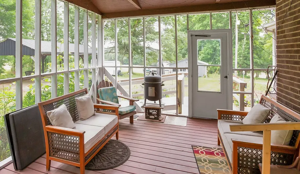 2226 Hwy 25, W Cottontown TN 37048
