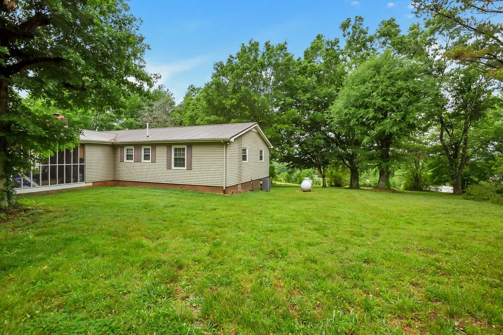 2226 Hwy 25, W Cottontown TN 37048