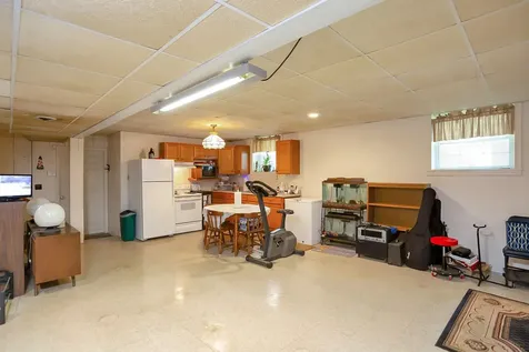 2226 Hwy 25, W Cottontown TN 37048