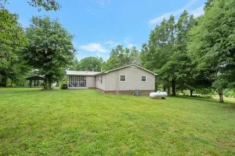 2226 Hwy 25, W Cottontown TN 37048