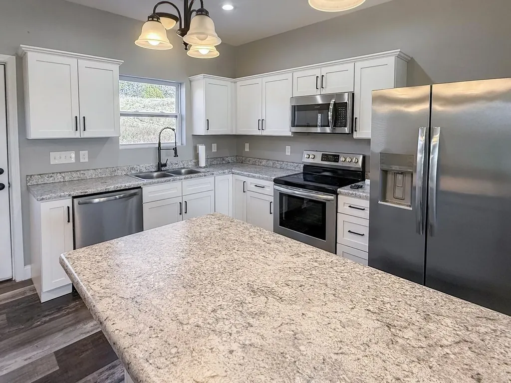 813 Clear Sail Way Dandridge TN 37725