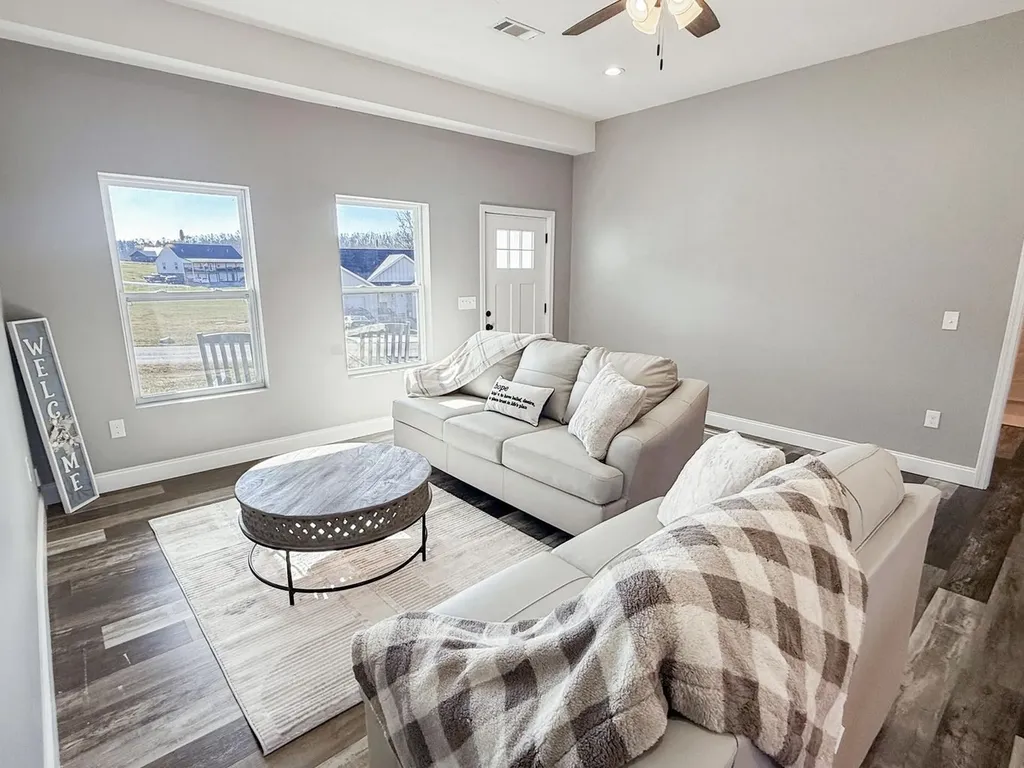813 Clear Sail Way Dandridge TN 37725