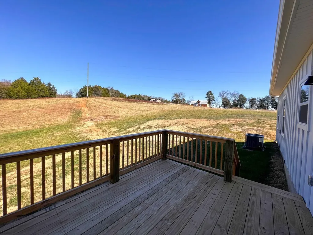 813 Clear Sail Way Dandridge TN 37725
