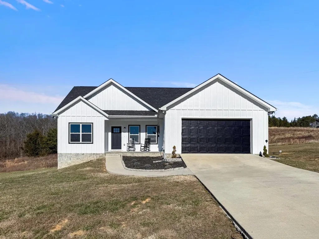 813 Clear Sail Way Dandridge TN 37725