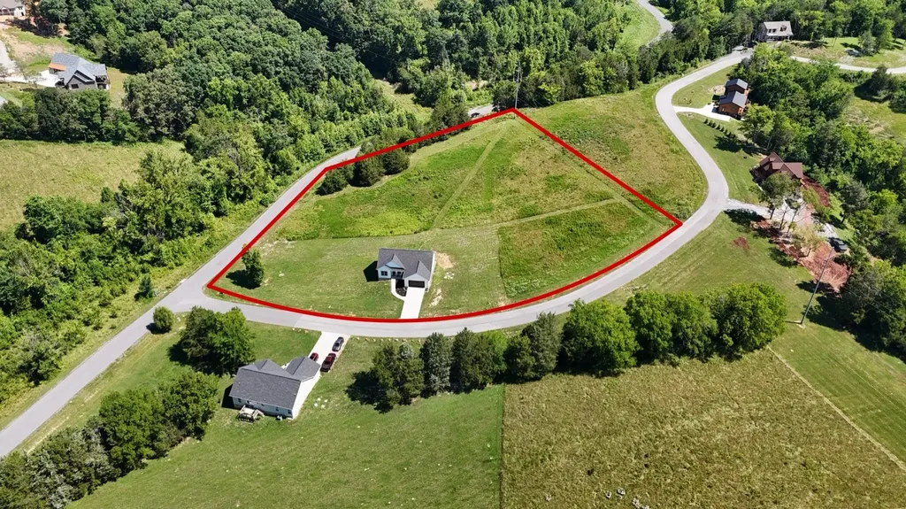 813 Clear Sail Way Dandridge TN 37725
