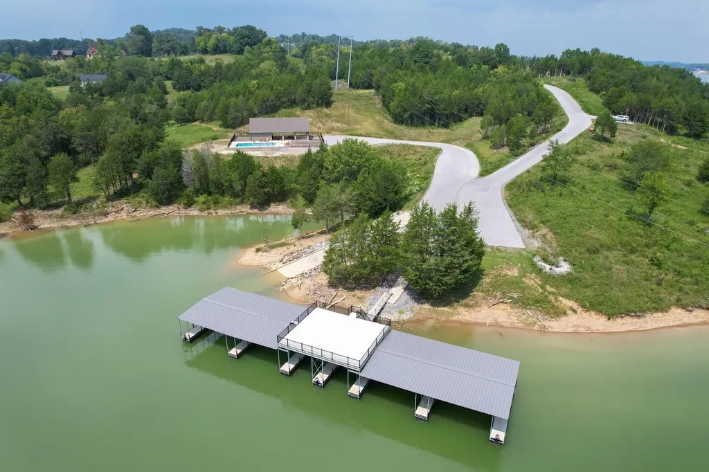 813 Clear Sail Way Dandridge TN 37725