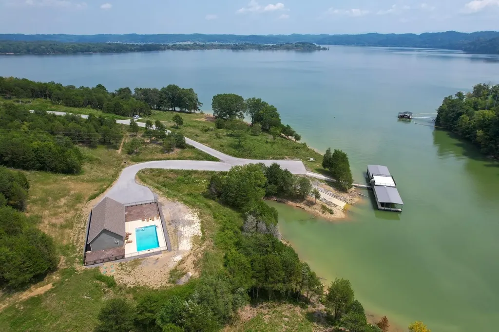 813 Clear Sail Way Dandridge TN 37725