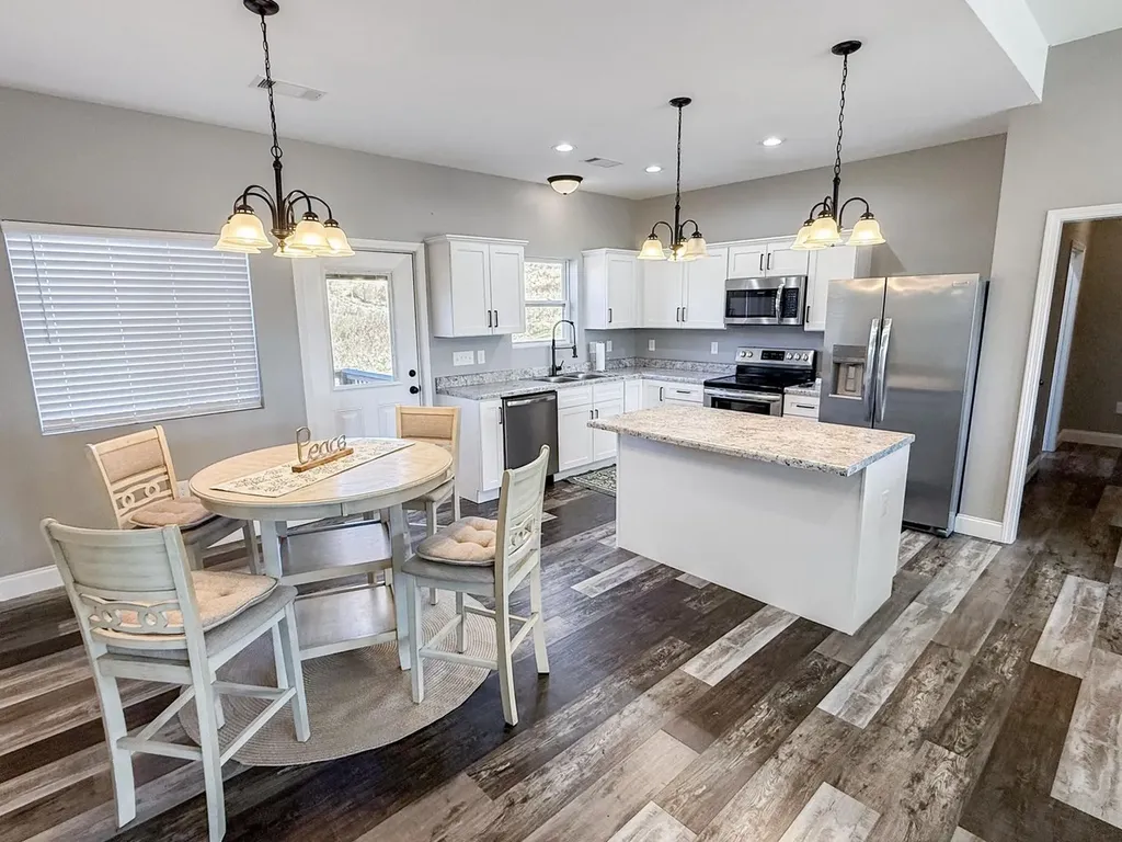 813 Clear Sail Way Dandridge TN 37725