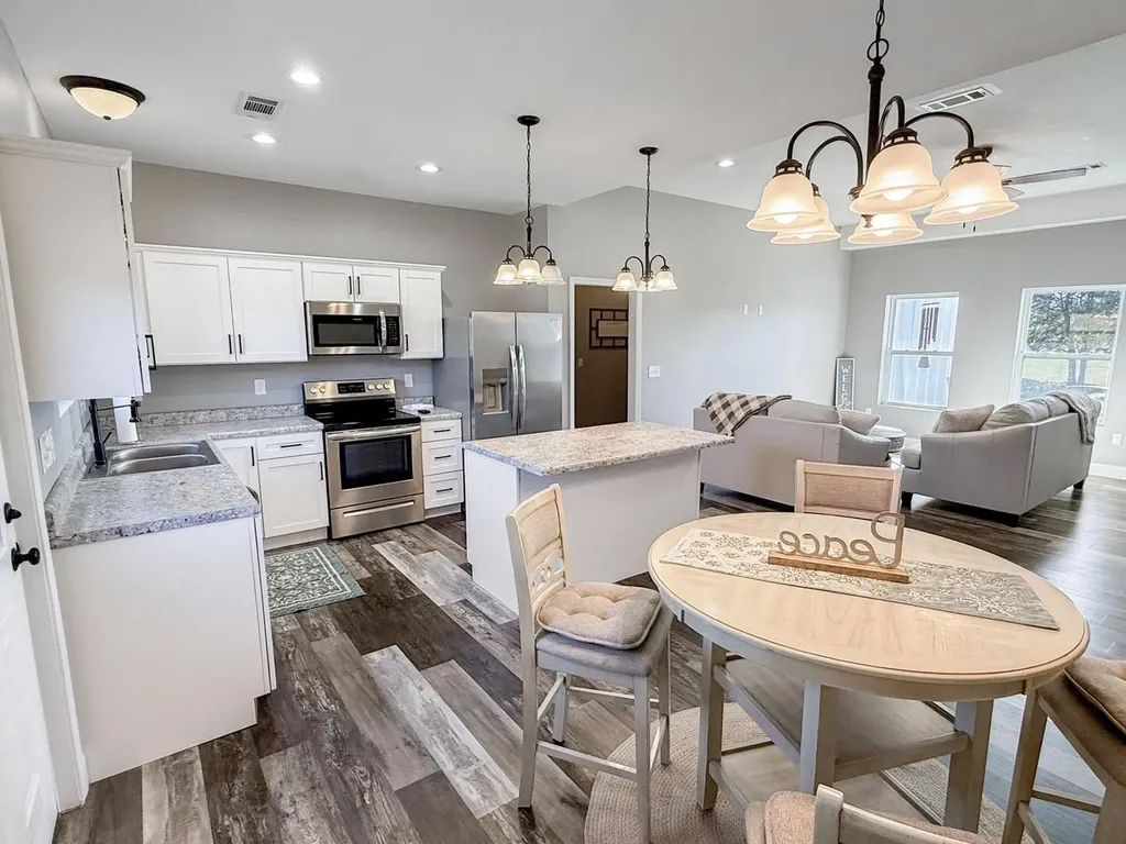 813 Clear Sail Way Dandridge TN 37725