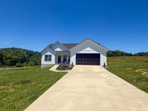 813 Clear Sail Way Dandridge TN 37725