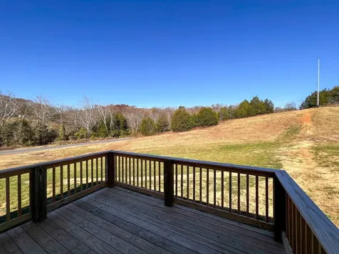813 Clear Sail Way Dandridge TN 37725