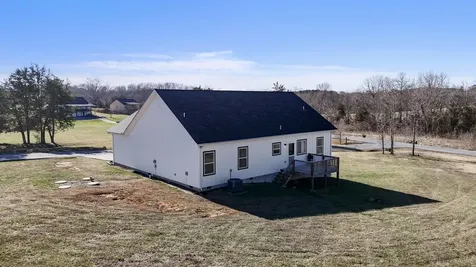 813 Clear Sail Way Dandridge TN 37725