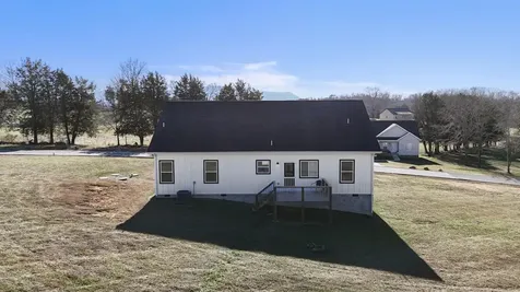 813 Clear Sail Way Dandridge TN 37725