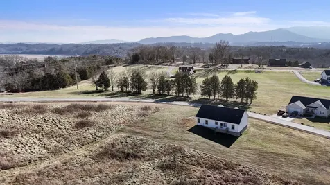 813 Clear Sail Way Dandridge TN 37725